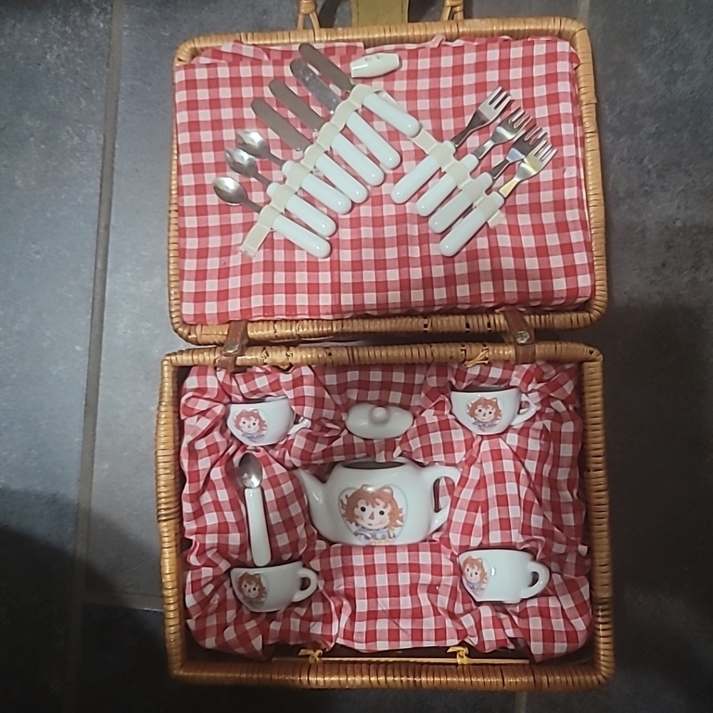 Raggedy Ann & Andy Mini Tea Set Play Set VINTAGE Collectible